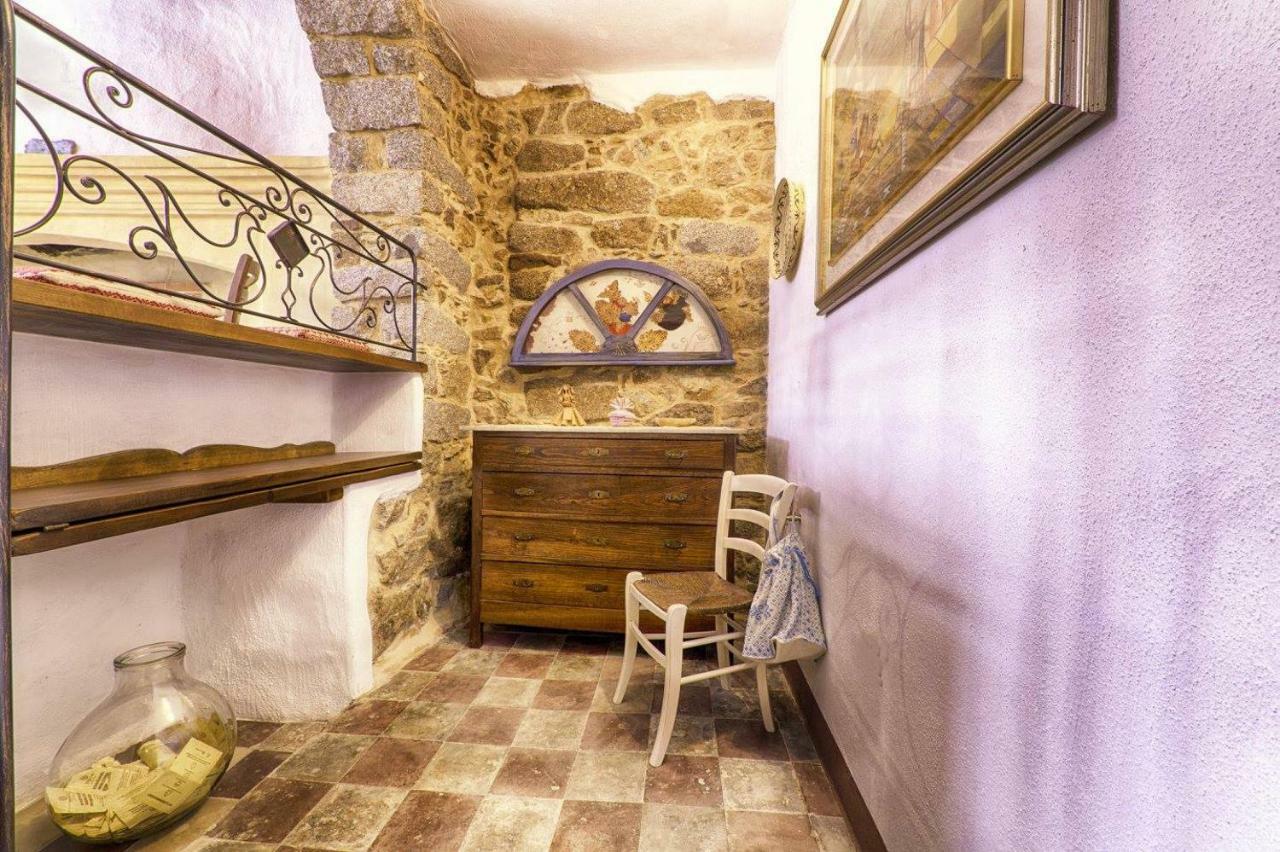 Casa Masini Acomodação com café da manhã Fonni Exterior foto